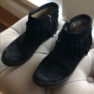 Ugg Shenandoah fringed moccasins/booties